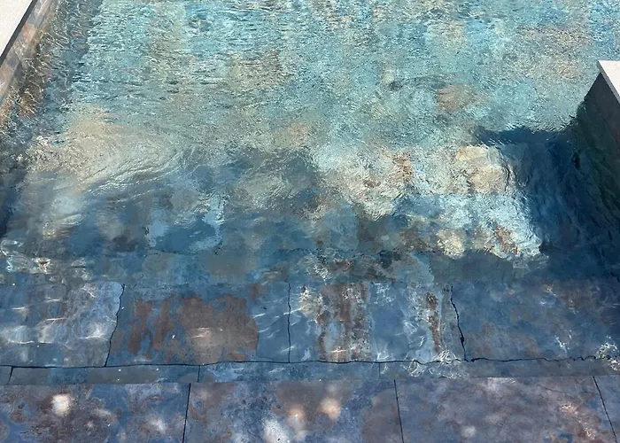 Nyaraló T2 Dans Avec Piscine