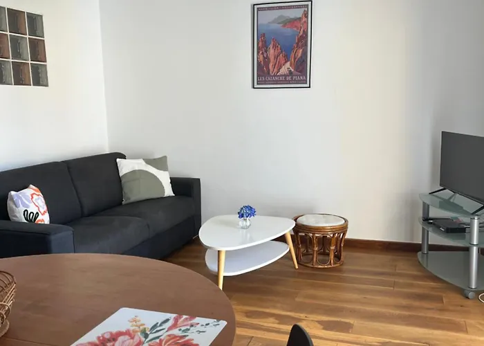 T2 Dans Avec Piscine